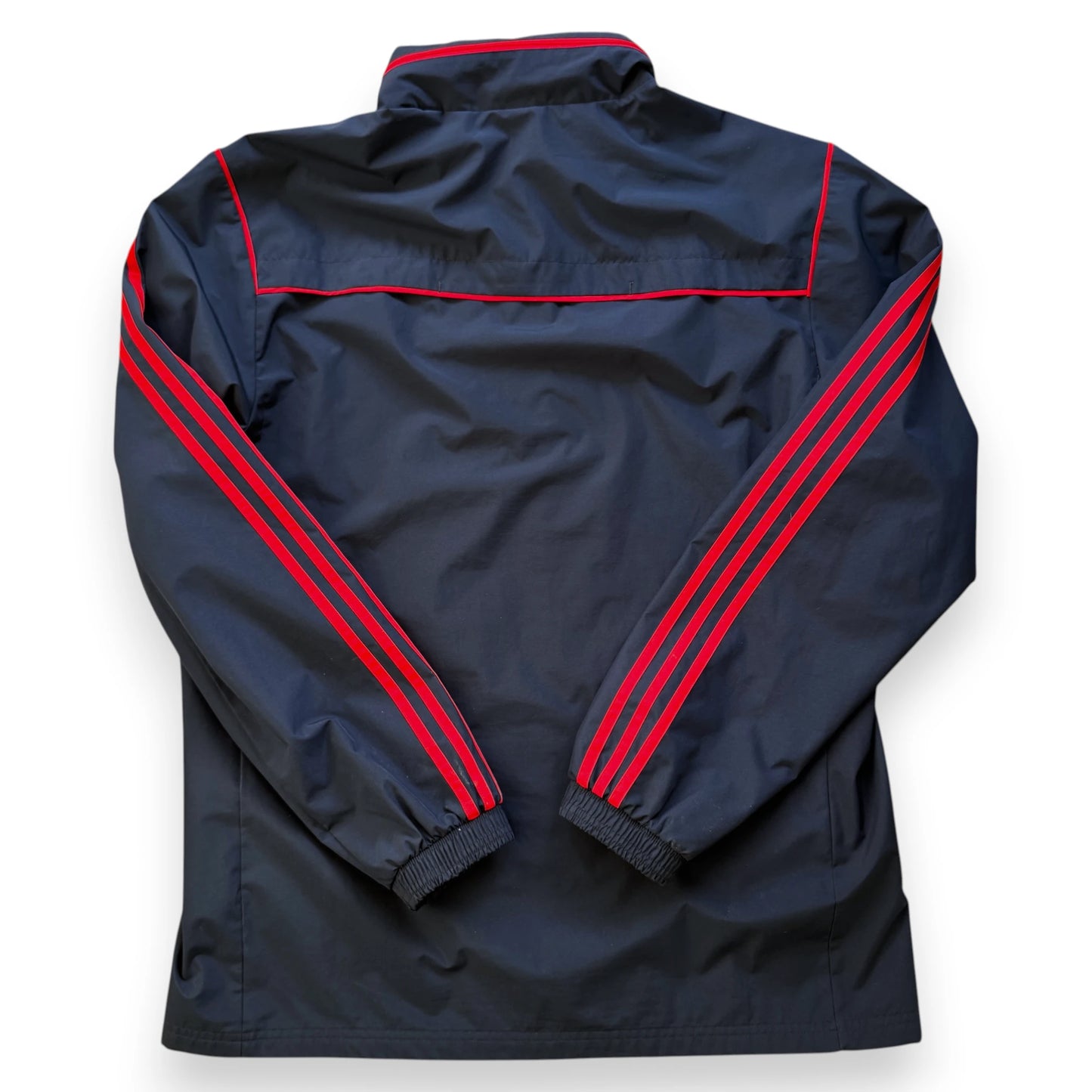 Cortavientos impermeable Universidad de Chile 2019