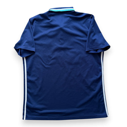 Camiseta concentración Universidad de Chile 2016