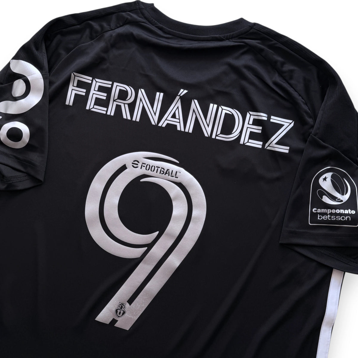 Camiseta Universidad de Chile Luto Leonel 2023 - Fernandez